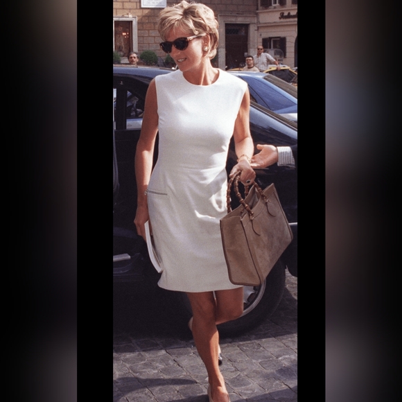 Gucci Diana Suede Bamboo Bag - Picture 2 of 14